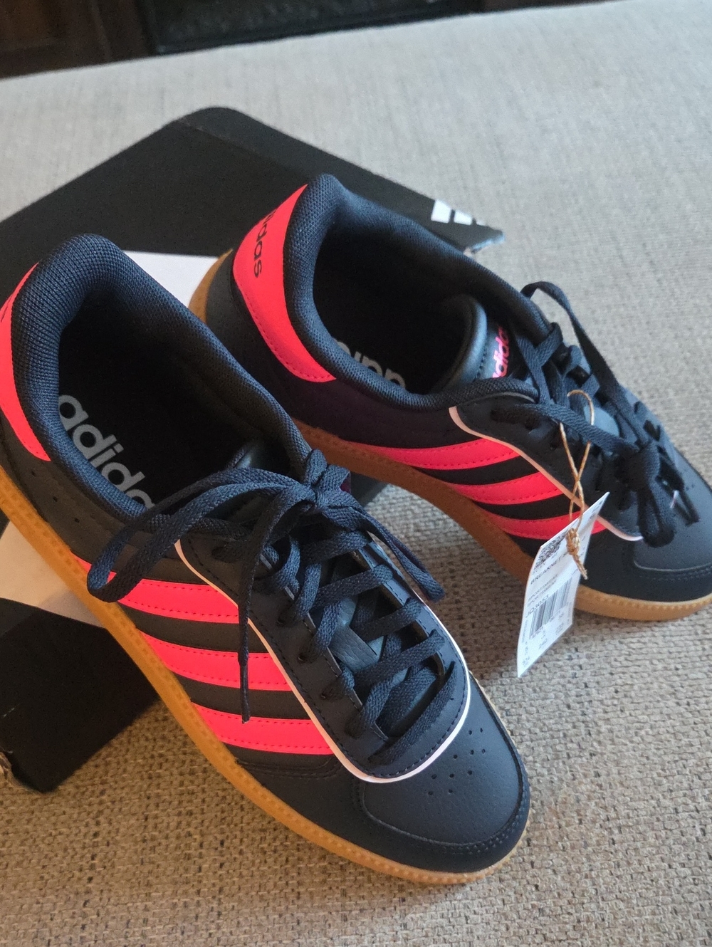adidas Women's Blue & Pink Retro-Style Sneakers 5.5